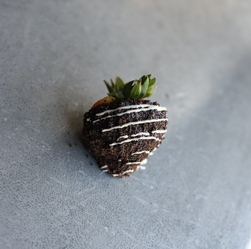 Semi-Sweet Chocolate covered Strawberry with Cookies & Cream Crumbles